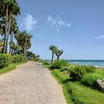Beachfront Penthouse, Pool Gym * إِستيبونا