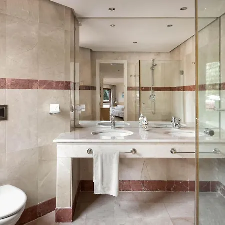 Apartamento Beachfront Penthouse, Pool Gym Estepona