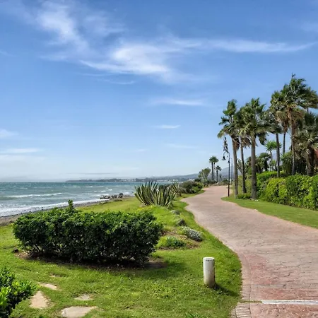 Beachfront Penthouse, Pool Gym شقة