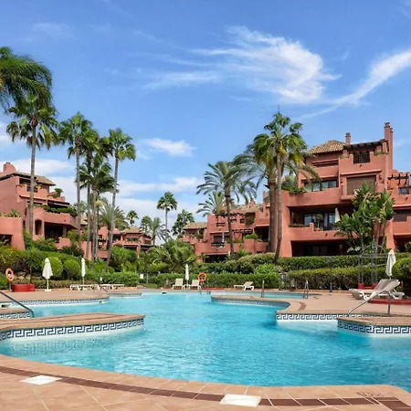 شقة Beachfront Penthouse, Pool Gym إِستيبونا